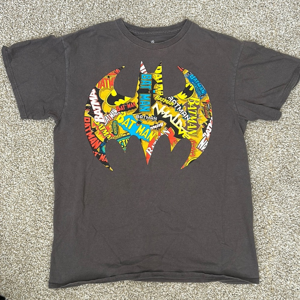 🌸 Batman logo tee